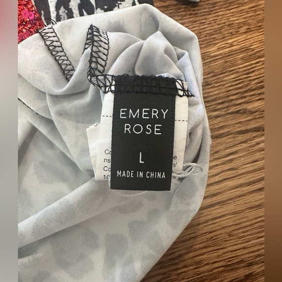 Emery Rose Girls Large Leopard Print Sequin Lips Graphic T-Shirt Size Large - Picture 5 of 5